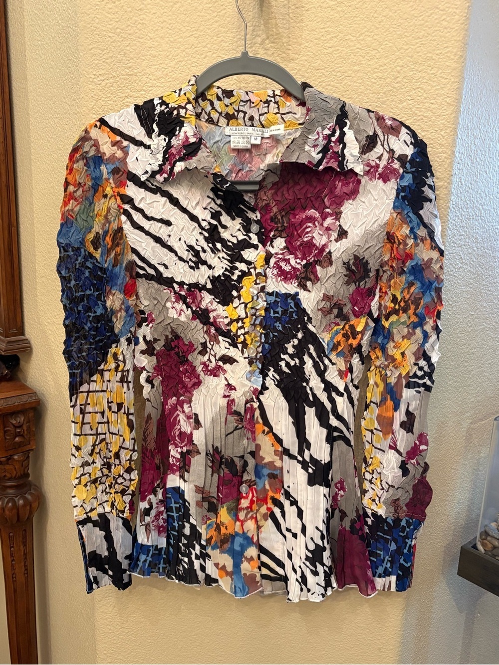 Alberto Malaki Multicolor Abstract Floral Artsy Crinkle Button Top Size Medium